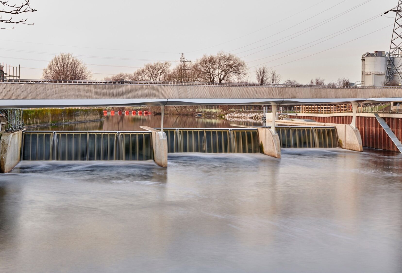River view of Knostrop foot and cycle bridge